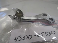 NOS Genuine SUZUKI GN 125 FRONT FOOTREST RIGHT BRACKET 43510-05330