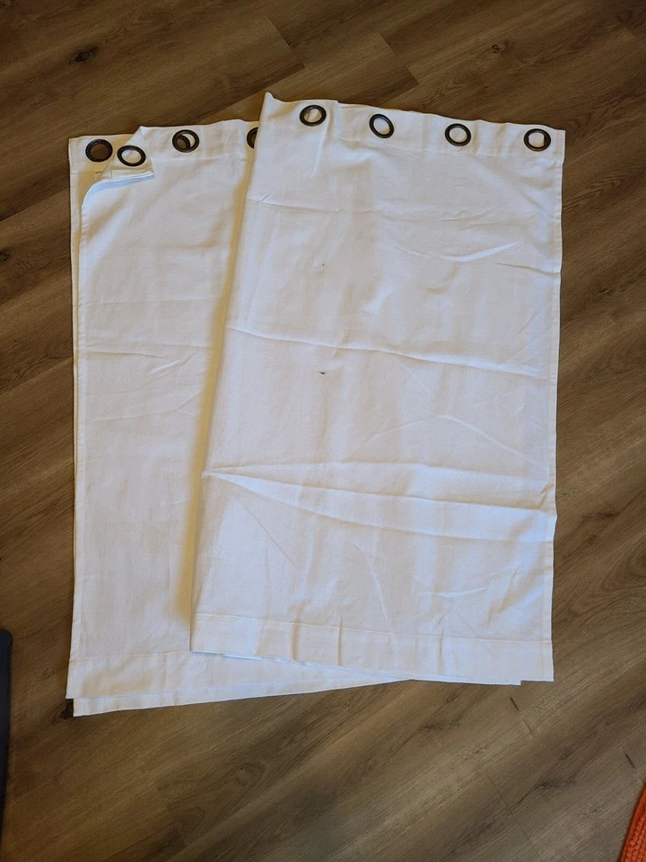 Paneles de cortina World Market "White Cotton Grommet" 52" X 46" - 2 paneles Foto 2 de 4