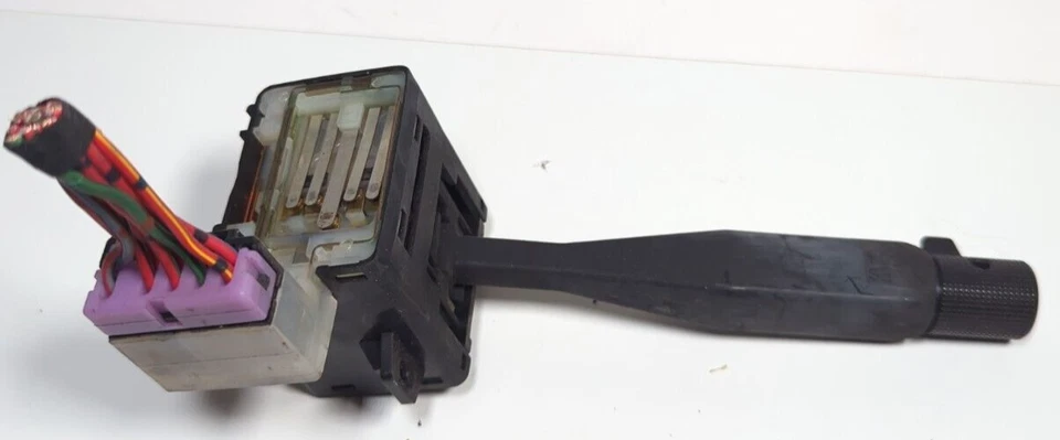 Interruptor de control combinado de luz de giro y luz de cabeza Nissan Sentra 1987-1993 Foto 2 de 4