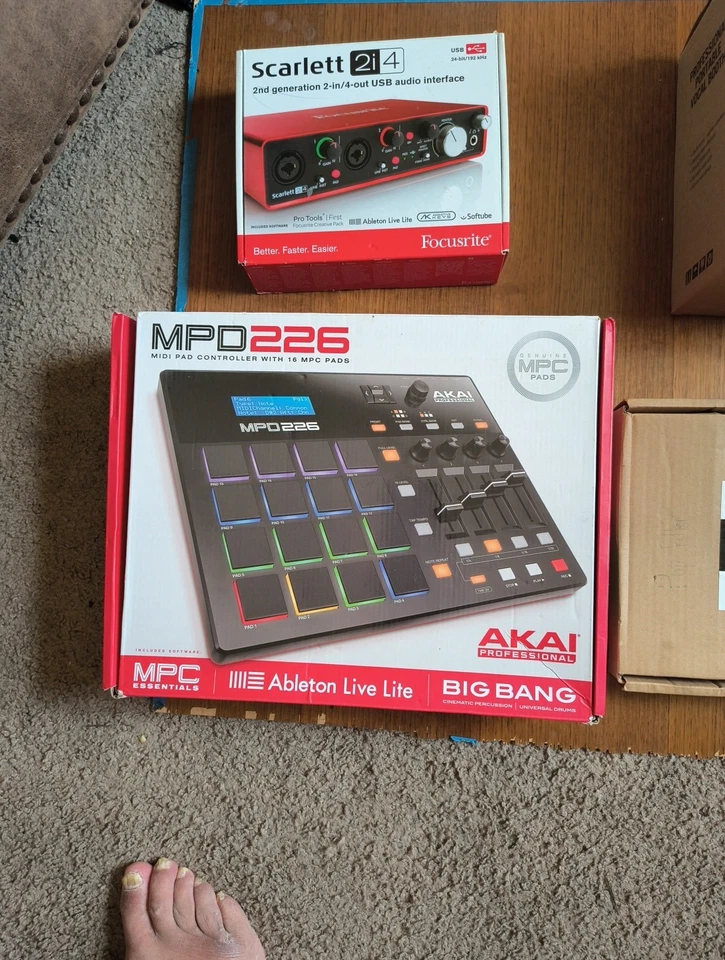 Paquete de estudio de inicio de música electrónica Foto 2 de 4