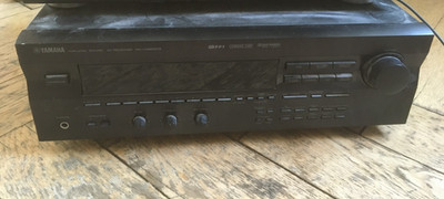 Yamaha RX-V395RDS Natural Sound Receiver Verstärker V395 RDS