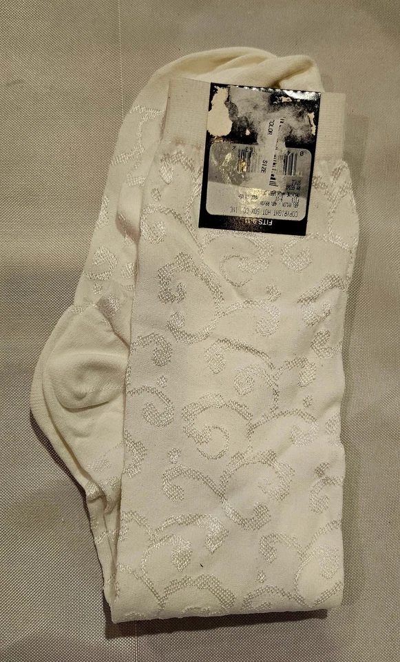 Vintage 90s/2000s Hot Sox Knee High Socks White Floral Pattern Womens Size 9-11 - Image 2 of 3