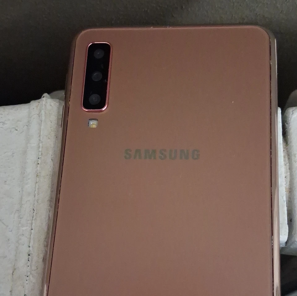 Samsung Galaxy A7 (2018) · 64GB, foto 3 di 5