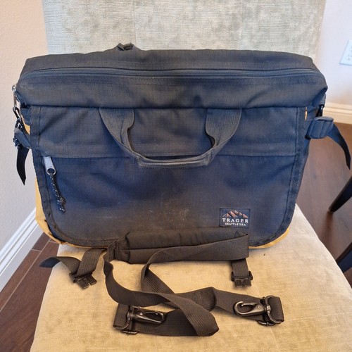 Trager USA Seattle Messenger Laptop Crossbody Bag Travel Black & Green Ripstop