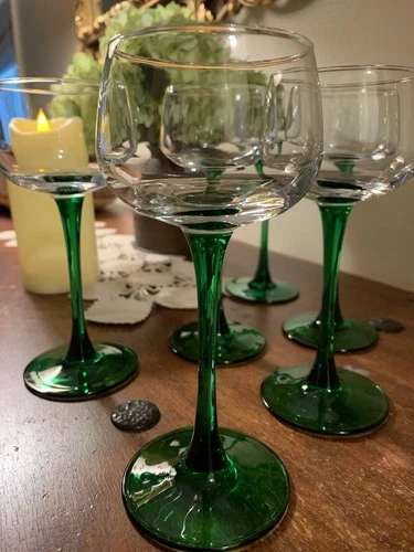 Vintage 6 Pc Emerald Green Stem  Luminarc Wine Glasses, Made In France 4 Oz