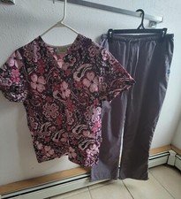 Womens Grey/Pink/Purple/Floral Scrub Set Pants Sz M Top Sz M Tafford