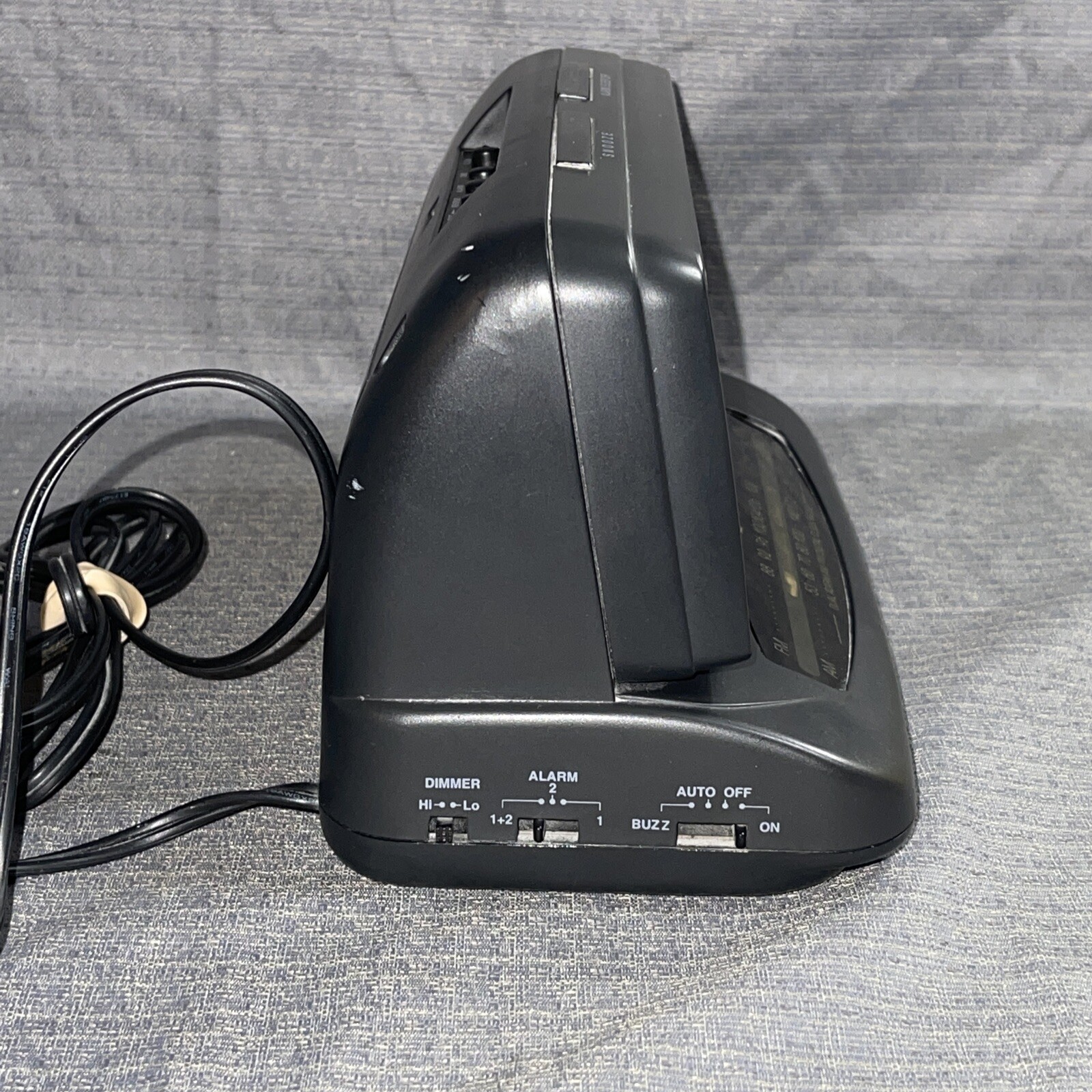 Lenoxx Sound Model CR773 Digital Dual Alarm AM/FM Clock Radio Large