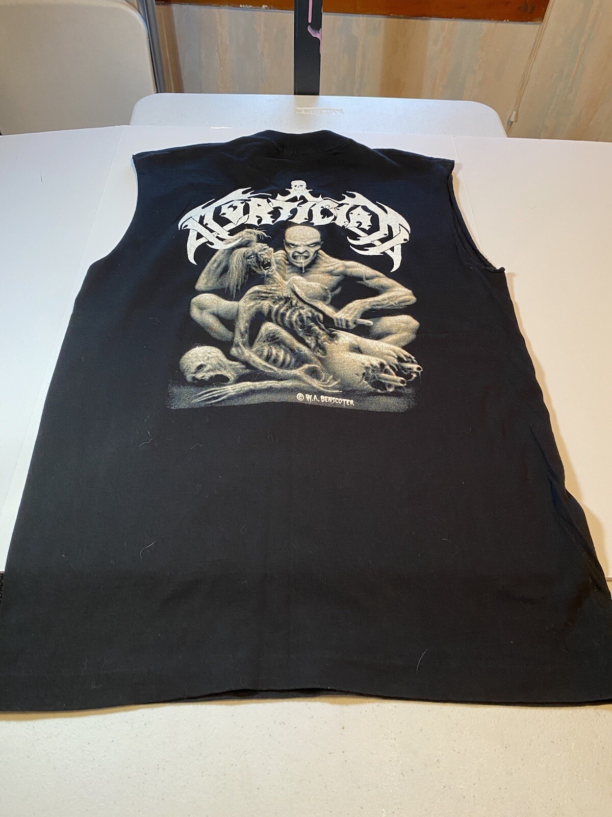 VINTAGE MORTICIAN HOUSE BY THE CEMETERY SHIRT - Gem