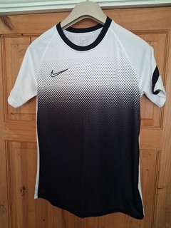 Boys Nike Dri Fit T Shirt Size Xl