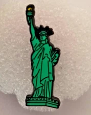 STATUE OF LIBERTY ENAMEL PIN-SHIP ALL THE PINS YOU BUY FOR $4.99-VISIT OUR STORE