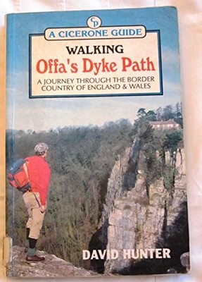 Walking Offa's Dyke Path: A Journey Through the Bor... by Hunter, Vera Paperback