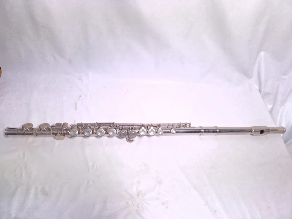 Flauta Yamaha YFL-23 modelo principiante plateada con estuche #2338 Foto 3 de 4