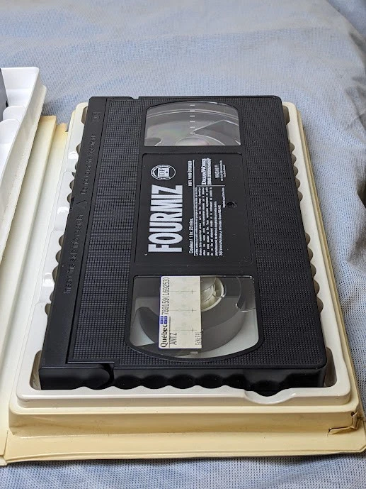 Trio VHS VF – Petites Créatures, Grandes Aventures : Fourmiz / Bestiole / Glace - Image 3 of 4