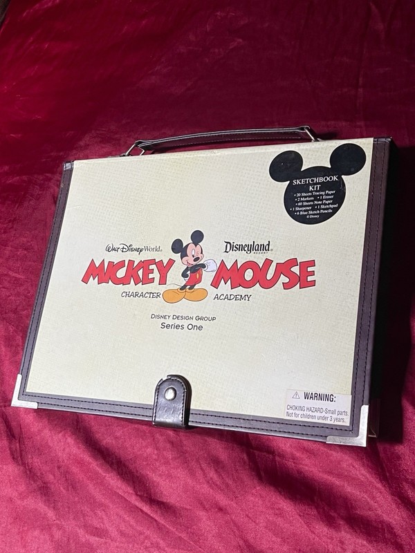 Walt Disney World Disneyland Mickey Mouse Academy Series One Sketch Book