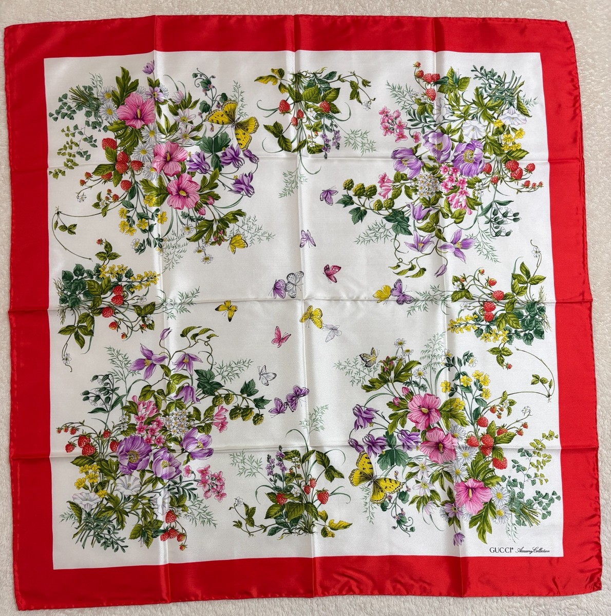 GUCCI Flora Silk Scarf Red Border Floral Accessory Collection 32.2
