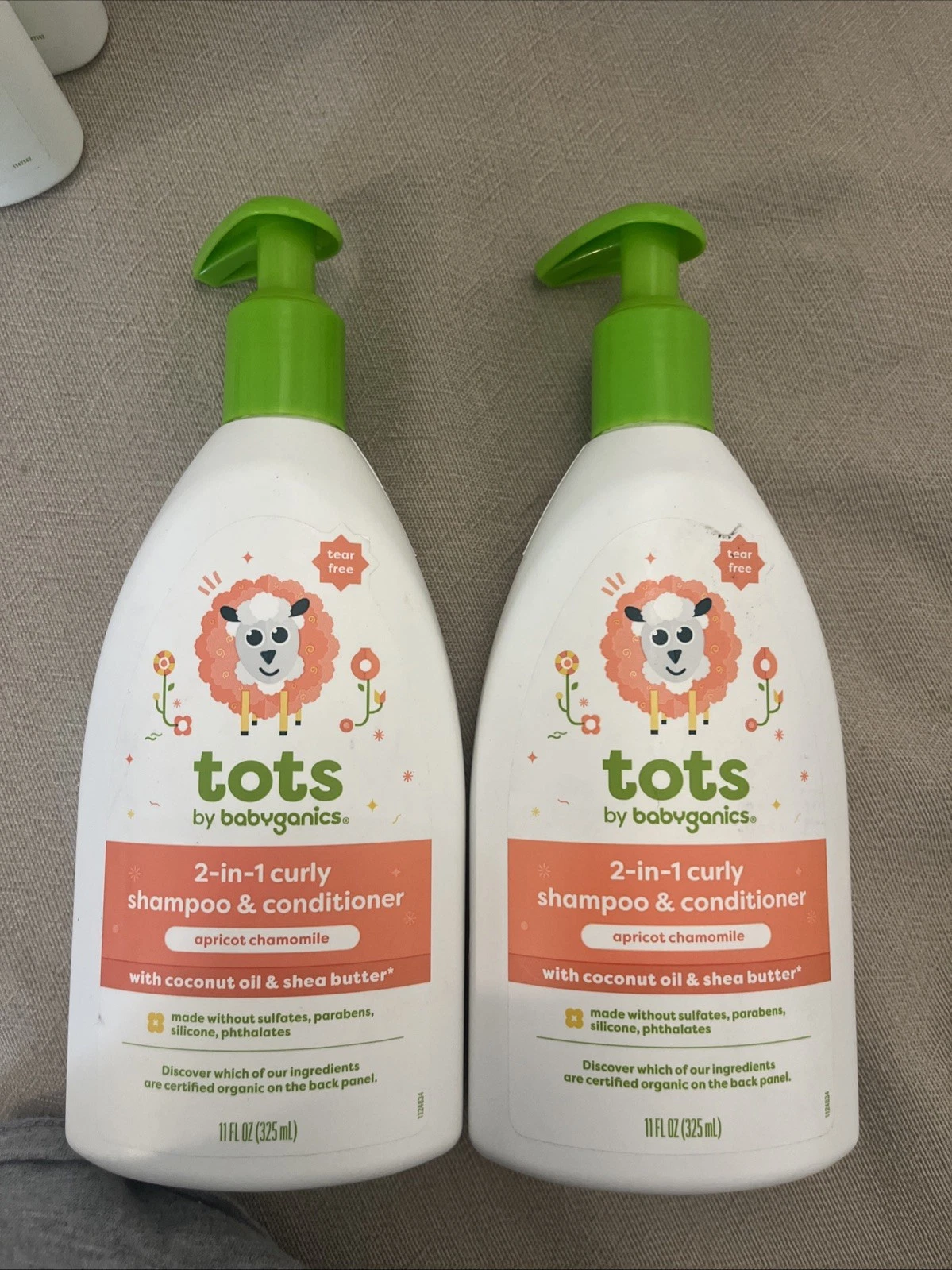 2 Babyganics Tots 2 - In - 1 Curly Shampoo and Conditioner Apricot Chamomile
Opens in a new window o