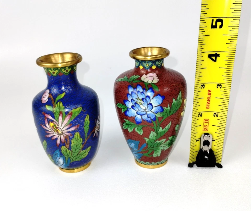 Jarrones chinos florales cloisonné esmaltados en bronce rojo y azul 4,25" Foto 2 de 4