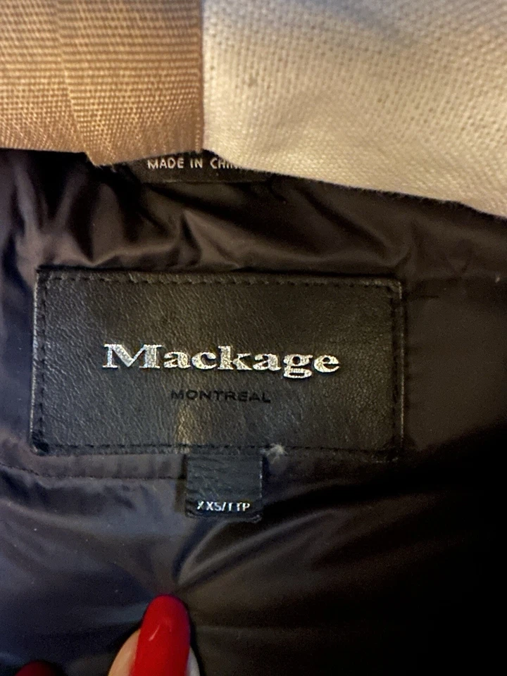 Parka con capucha negra Mackage Villa XXS para mujer Foto 3 de 4