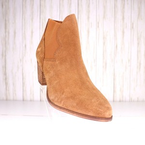 camel pointed toe boots