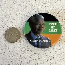 South Africa Civil Rights LDR Nelson Mandela Free At Last Pinback Button #45090