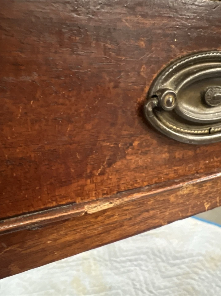 Mesa Pembroke hoja caída un cajón con detalle de paloma americana Foto 2 de 4