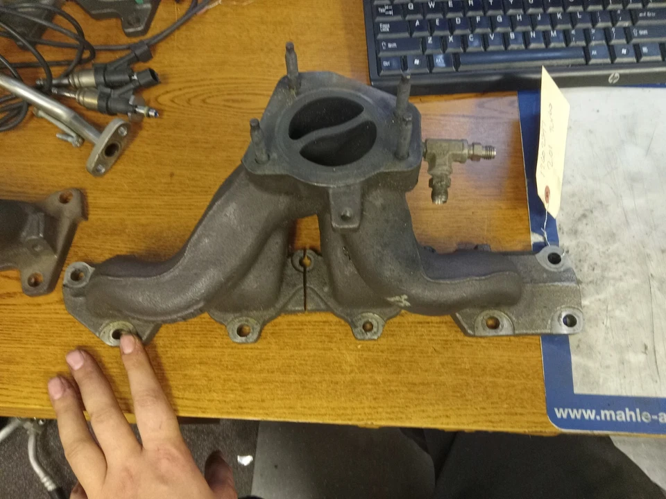 06-10 OEM Saturn Sky Pontiac Solstice 2.0L Turbo Colector de escape 12602397 Foto 2 de 4