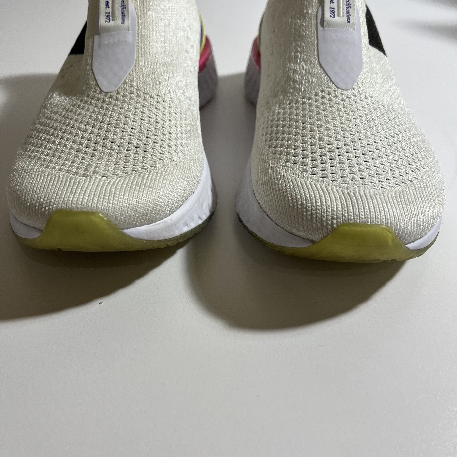 Nike Epic Phantom React Flyknit Shoe White Laser Fuschia Women's 6.5 image 6