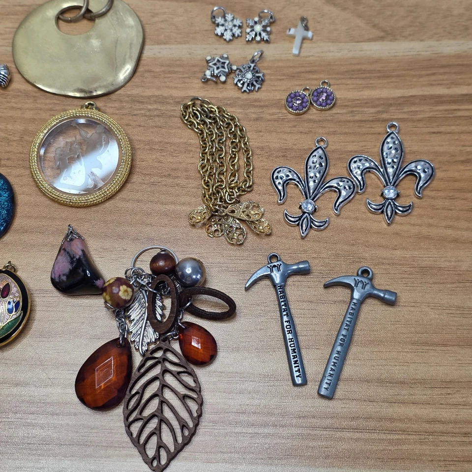 Lote Surtido de 32 Colgantes Únicos Dijes Joyería Hacer Estilos Mixtos Foto 4 de 4