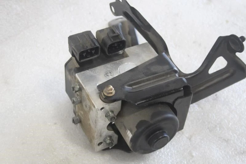 Lexus SC300 1999 antibloqueo freno ABS bomba sin tracción tipo 44050-53011 Foto 4 de 4