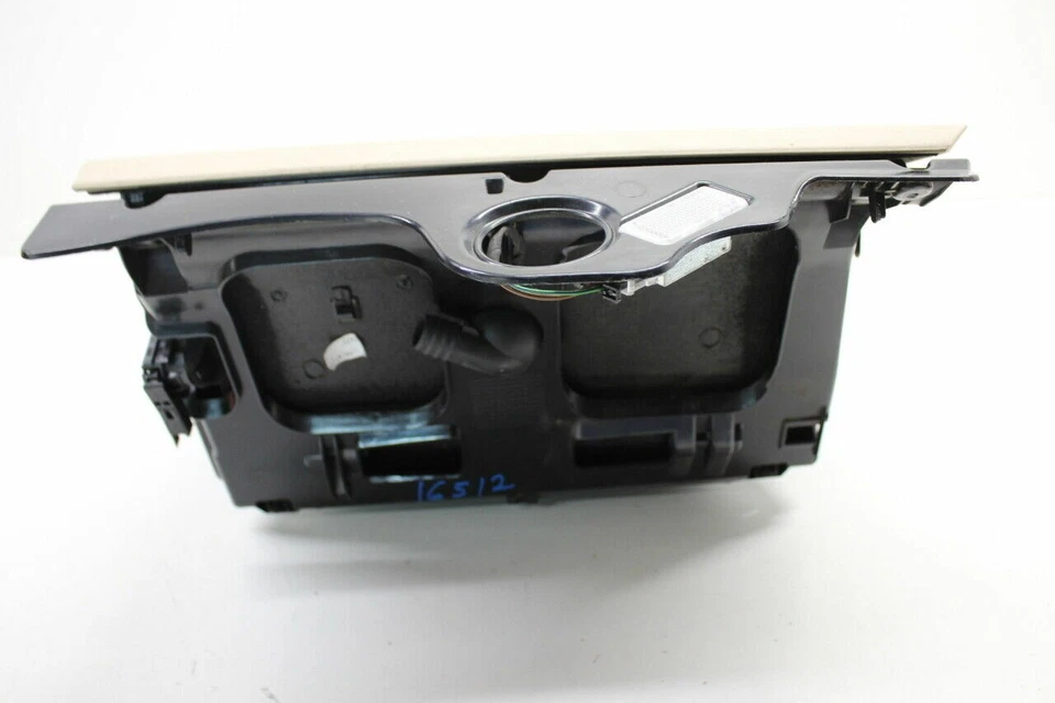 Volkswagen Passat 2009 2010 guantera bronceada OEM usada Foto 2 de 4