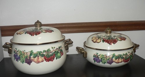 Tabletops Unlimited Kensington Garden Vitroceramic 2 Dutch Oven Pots with Lids - Picture 2 of 6