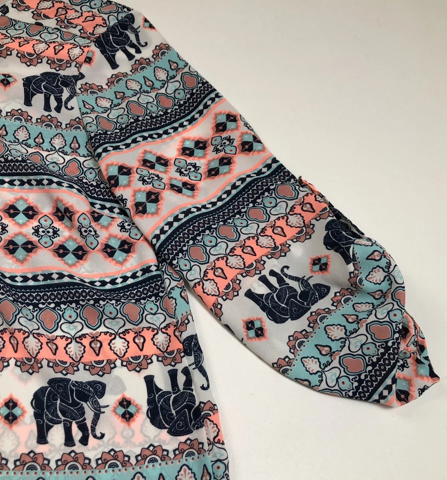 Blusa túnica Rue 21 para mujer mediana M elefante floral cremallera cuello en V manga 3/4 Foto 3 de 4