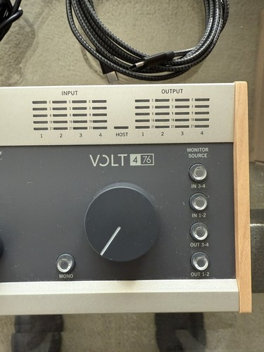 Universal Audio Volt 476 Portable 4x4 USB Type-C Audio/MIDI Interface Capture - Picture 3 of 11