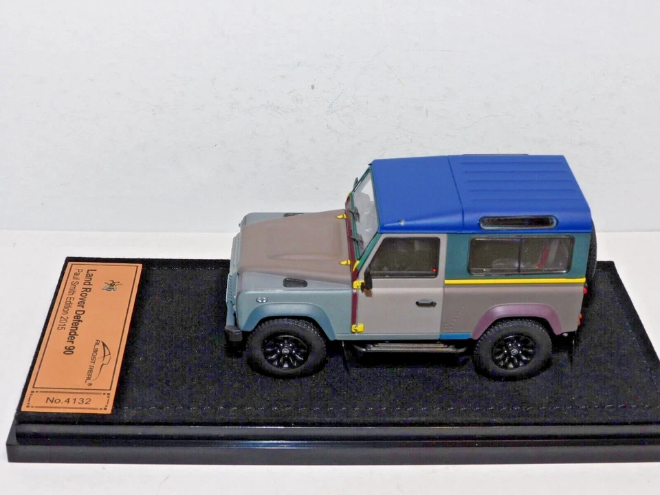 ALMOST REAL PAUL SMITH + LAND ROVER DEFENDER 90 2015 1/43 - Image 2 of 4