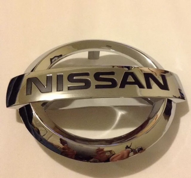 1999 00 01 02 03 04 Nissan Chrome Plastic Grill Emblem For Sale Online Ebay