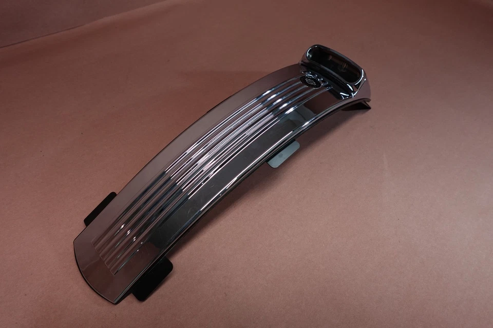 Harley Davidson VRSCSE 2005-2006 V-Rod cubierta superior del tanque soporte cromado Foto 2 de 4