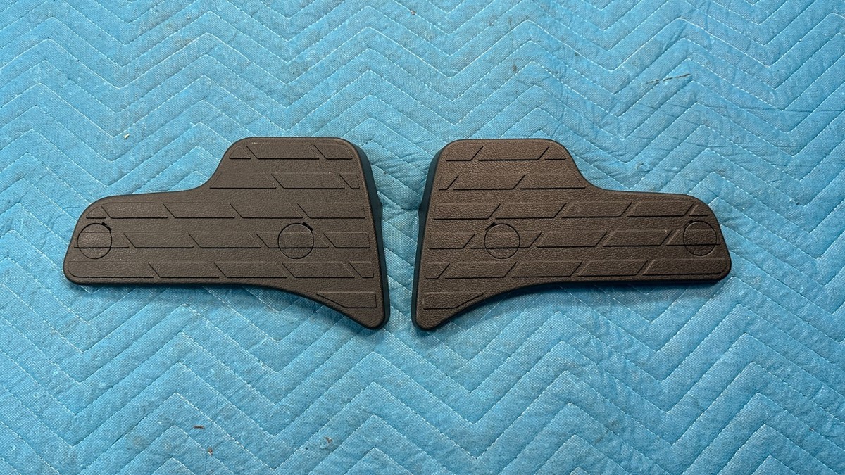 OEM Lexus GX460 2nd Row Scuff Trim Plate Panel RH & LH Pair Black