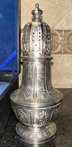 cornell and co silver Sugar shaker Mufineer In original fitted box - Picture 3 of 9