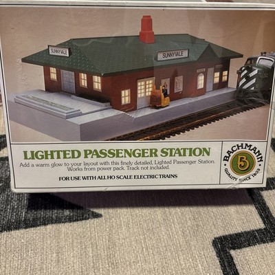 Bachmann 46217 HO Scale Lighted Passenger Station Sunnyvale Trackside Building