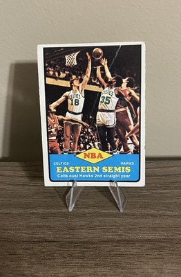 1973-74 Topps Eastern Semis Dave Cowens, Paul Silas #63 Celtics vs. Hawks Crease