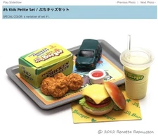 RE-MENT Fast food Kids Meal Petit Burger #6 2004 Barbie Scale dollhouse minis