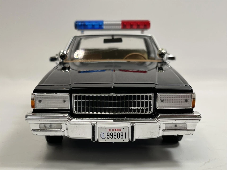 The Terminator T2 1987 Chevrolet Caprice with T1000 Figure 1:18 Greenlight 19105 - Image 3 of 4
