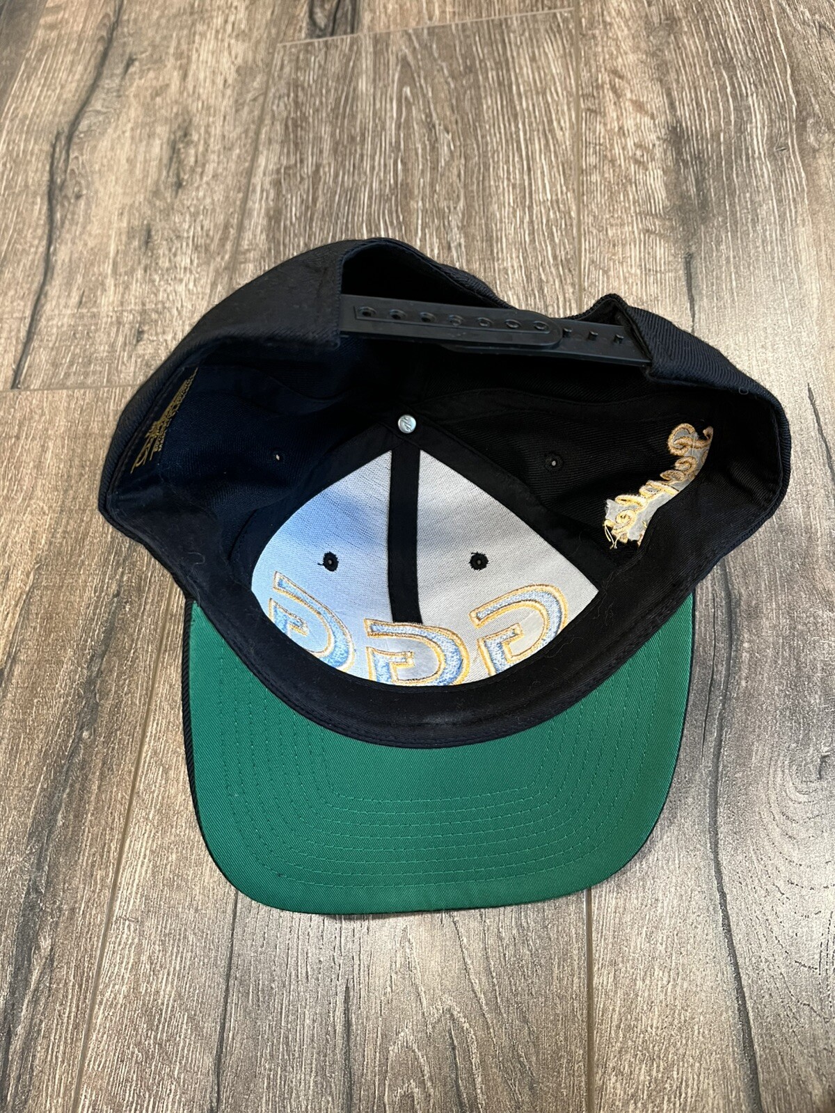 Picture 4 of 6