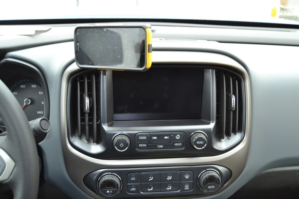 Chevy colorado cheap phone mount