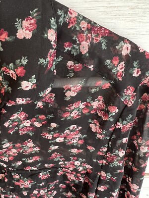 Top Bershka Imprimé Floral Noir - Taille L, Occasion En Très Bon état - Style Décontracté