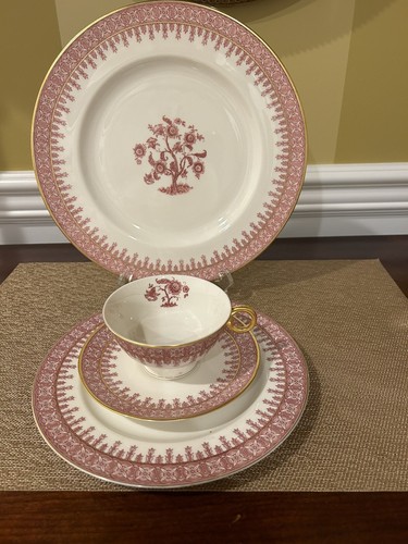 Vintage Theodore Haviland - Crimson Cambridge Design 4-Piece Place Settings, - Picture 3 of 17