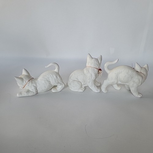 Vintage Enesco® White Porcelain 3 Ceramic Cats with Heart & Flower Neck Collars - Picture 6 of 7