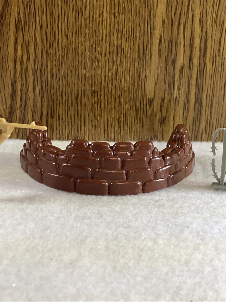 Ejército de plástico 1 hombre, 1 barrera y valla de alambre de púas una vez. Lote 3. Foto 3 de 4