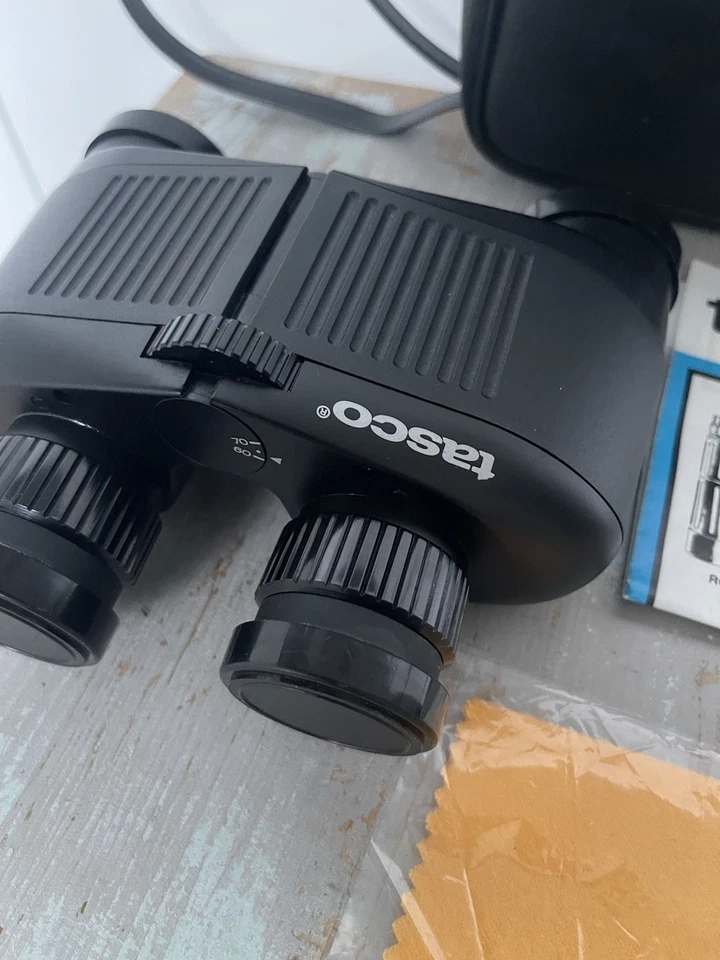 Tasco 3089 Bk  Binoculars 8x 32mm Binoculars With Case Cloth Etc Superb Con - Image 4 of 4