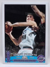 03-04 Topps Chrome Aleksandar Pavlovic Rookie Card (Utah Jazz) #129. rookie card picture